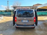 usata Peugeot e-Traveller elettrico attrezzato 9p 2023