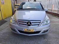 Usata Mercedes B180 Premium 109 CV (80 kW) 2011 Grigio Monovolume