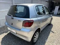Usata Toyota Yaris Sol 68 CV (50 kW) 2001 Grigio Berlina