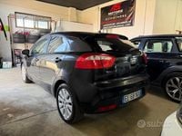 Usata Kia Rio EX 90 CV (66 kW) 2012 Nero Berlina