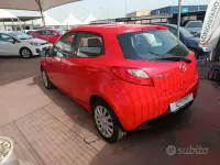 Usata Mazda 2 75 CV (55 kW) 2008 Rosso Utilitaria