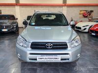 Usata Toyota RAV4 Luxury 136 CV (100 kW) 2006 Grigio SUV