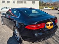 Usata Jaguar XE Portfolio 180 CV (132 kW) 2016 Nero Berlina