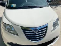 Usata Lancia Ypsilon 60 CV (44 kW) 2015 Bianco Utilitaria