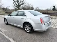 Käytetty Lancia Thema Platinum 239 HP (175 kW) 2012 Hopea Sedan