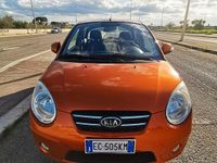 Usata Kia Picanto 65 CV (47 kW) 2010 Arancione Utilitaria