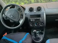 Usata Ford Fiesta 90 CV (66 kW) 2006 Grigio Utilitaria