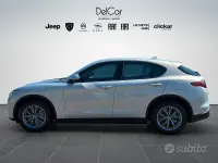 Usado Alfa Romeo Stelvio Business 190 CV (139 kW) 2021 Azul SUV