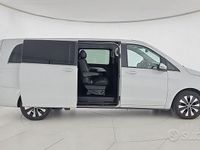 Usata Mercedes V220 163 CV (119 kW) 2022 Bianco Monovolume