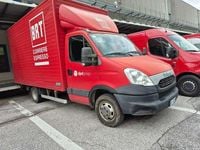 Usata Iveco Daily 140 CV (102 kW) 2015 Rosso Furgone