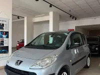Usata Peugeot 1007 73 CV (53 kW) 2005 Grigio Monovolume