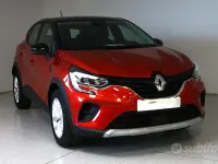 Usata Renault Captur Equilibre 91 CV (66 kW) 2023 Rosso SUV