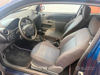 Usata Ford Fiesta Ghia 80 CV (58 kW) 2003 Blu Utilitaria