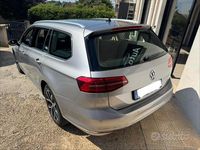 Usata VW Passat 190 CV (139 kW) 2018 Grigio Station wagon