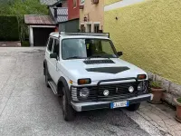 Usata Lada niva 81 CV (59 kW) 2005 Bianco SUV