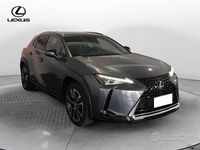 Usata Lexus UX 250h Executive Line 184 CV (135 kW) 2019 Argento SUV