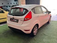 Usata Ford Fiesta 82 CV (60 kW) 2009 Bianco Berlina