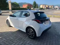 Usata Toyota Yaris Hybrid Trend 116 CV (85 kW) 2021 Bianco Berlina