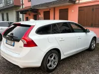 Usata Volvo V60 150 CV (110 kW) 2017 Bianco Station wagon
