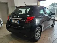 Usata Toyota Yaris Lounge 90 CV (66 kW) 2016 Nero Berlina