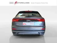 Usata Audi Q8 Sport 286 CV (210 kW) 2023 Grigio daytona perlato SUV