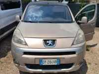 Usata Peugeot TePee Premium 109 CV (80 kW) 2009 Oro Station wagon