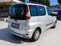 Usata Toyota Yaris Verso 86 CV (63 kW) 2001 Grigio Monovolume