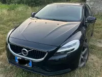 Usata Volvo V40 Kinetic 120 CV (88 kW) 2017 Nero Berlina