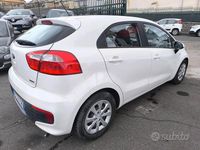 Usata Kia Rio Active 75 CV (55 kW) 2015 Bianco Berlina