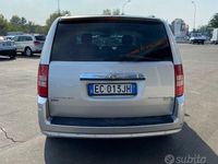 Usata Chrysler Grand Voyager Touring 163 CV (119 kW) 2010 Argento Monovolume