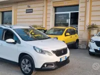 Usata Peugeot 2008 S 99 CV (72 kW) 2018 Bianco SUV