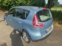 Usata Renault Scénic III 110 CV (80 kW) 2010 Bluazzurro Monovolume