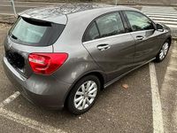 Usata Mercedes A180 SE 110 CV (80 kW) 2015 Grigio Berlina