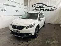 Usata Peugeot 2008 S 120 CV (88 kW) 2017 Bianco SUV
