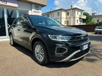 Usata VW T-Roc Life 110 CV (80 kW) 2023 Nero SUV