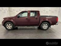 Usata Nissan Navara XE 174 CV (127 kW) 2006 Prugna Pick-up