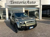 Usata Land Rover Defender SE Dynamic 200 CV (147 kW) 2025 Verde SUV