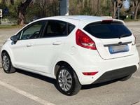 Usata Ford Fiesta 95 CV (69 kW) 2009 Bianco Utilitaria