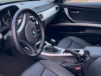 Usata BMW 318 Comfort Edition 143 CV (105 kW) 2010 Nero Berlina