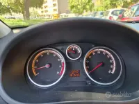 Używany Opel Corsa 80 KM (58 kW) 2009 Biały Hatchback