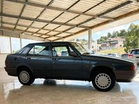 Usata Alfa Romeo 75 120 CV (88 kW) 1987 Blu Berlina