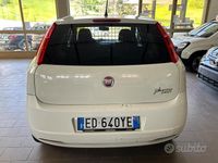 Usata Fiat Grande Punto 75 CV (55 kW) 2010 Bianco Utilitaria