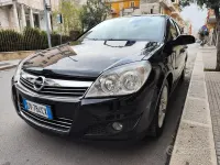 Usata Opel Astra Cosmo 110 CV (80 kW) 2009 Nero Berlina