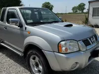 Usata Nissan Navara 133 CV (97 kW) 2003 Grigio Pick-up