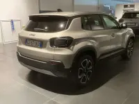 Usata Jeep Avenger EV Summit 114 kW (156 CV) 2025 Beige SUV