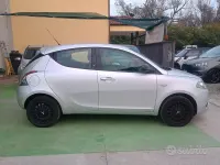 Usata Lancia Ypsilon 69 CV (50 kW) 2015 Grigio Utilitaria