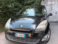 Usata Renault Scénic 110 CV (80 kW) 2010 Marrone Monovolume