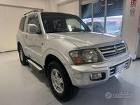 Usata Mitsubishi Pajero 116 CV (85 kW) 2001 Grigio SUV