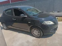 Usata Lancia Ypsilon 69 CV (50 kW) 2013 Nero Utilitaria