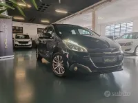 Usata Peugeot 208 Active 83 CV (61 kW) 2019 Blu Utilitaria